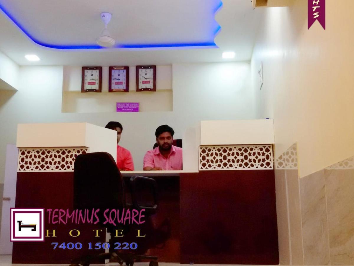 Отель Terminus Square Kurla Экстерьер фото