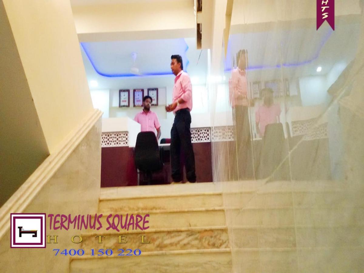 Отель Terminus Square Kurla Экстерьер фото