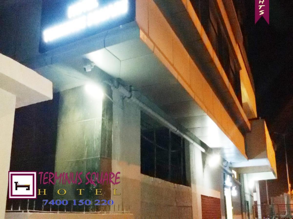 Отель Terminus Square Kurla Экстерьер фото